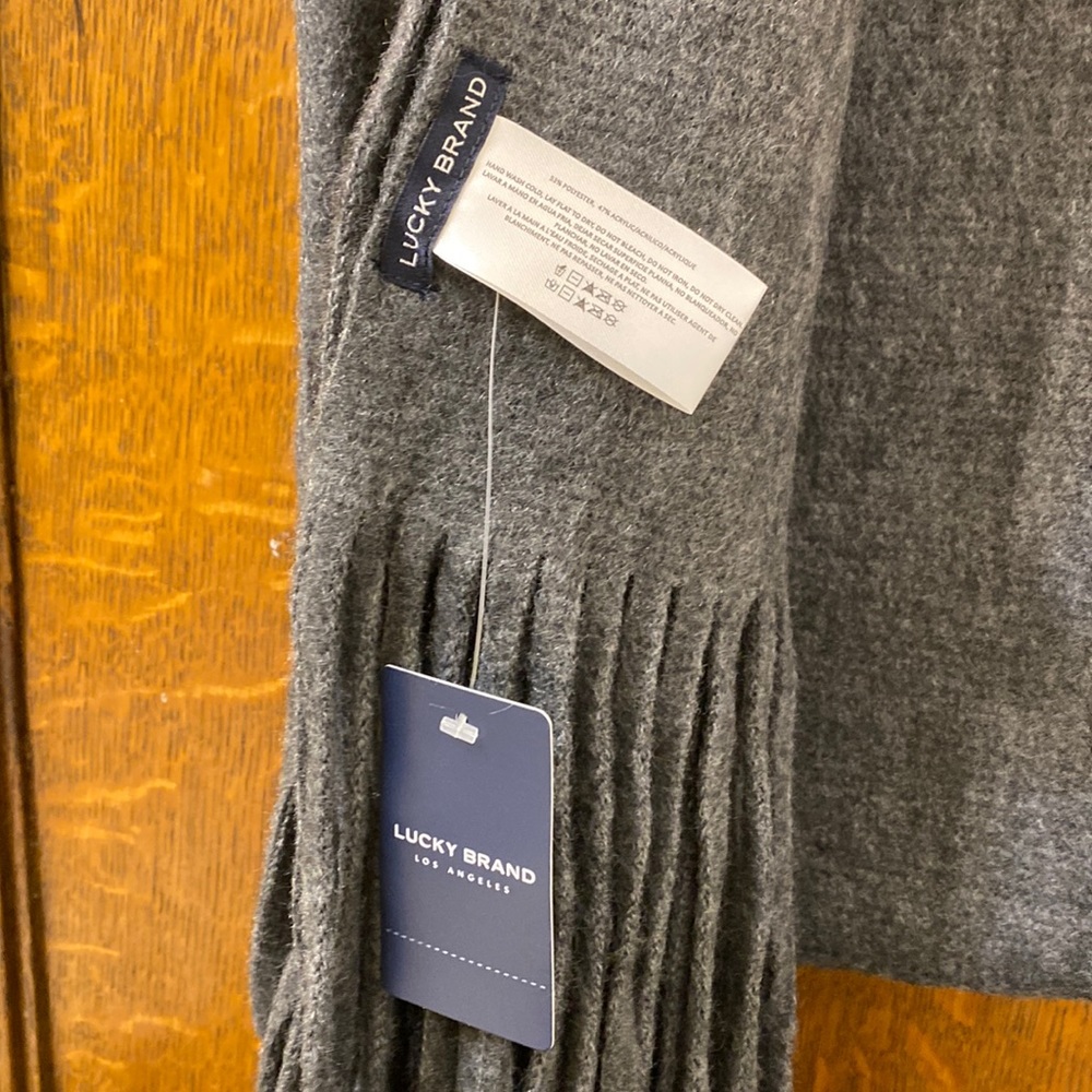 LUCKY Scarf Wrap NWT
